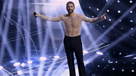 completo versace mengoni|Marco Mengoni brilla a Sanremo 2024, tutti i look indossati sul .